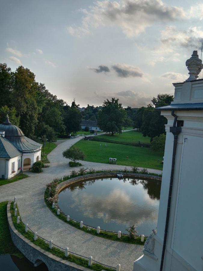 Palac W Kurozwekach Kurozwęki Exterior foto
